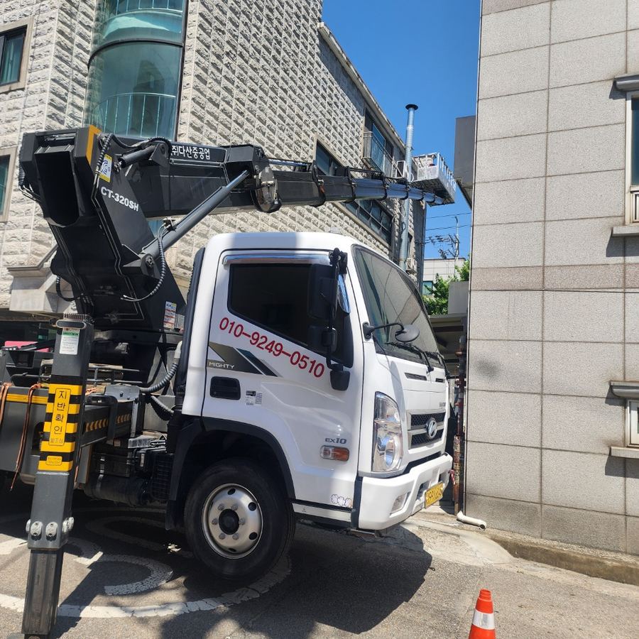 상리동 스카이차 지붕 판넬 교체 관련 작업 - 5층 석재빌라 좁은 골목 사진