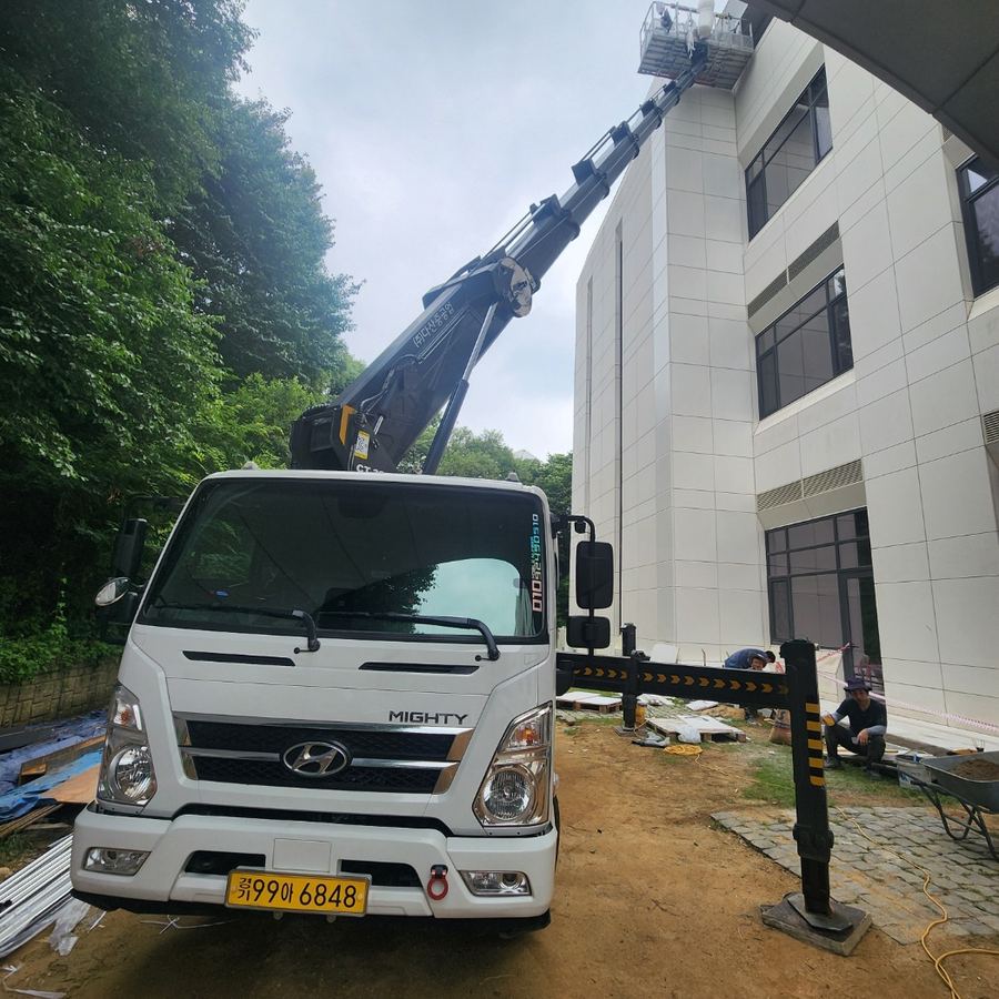 하점면 스카이차 간판 설치 관련 작업 - 다층 석재 빌라 주택가 사진